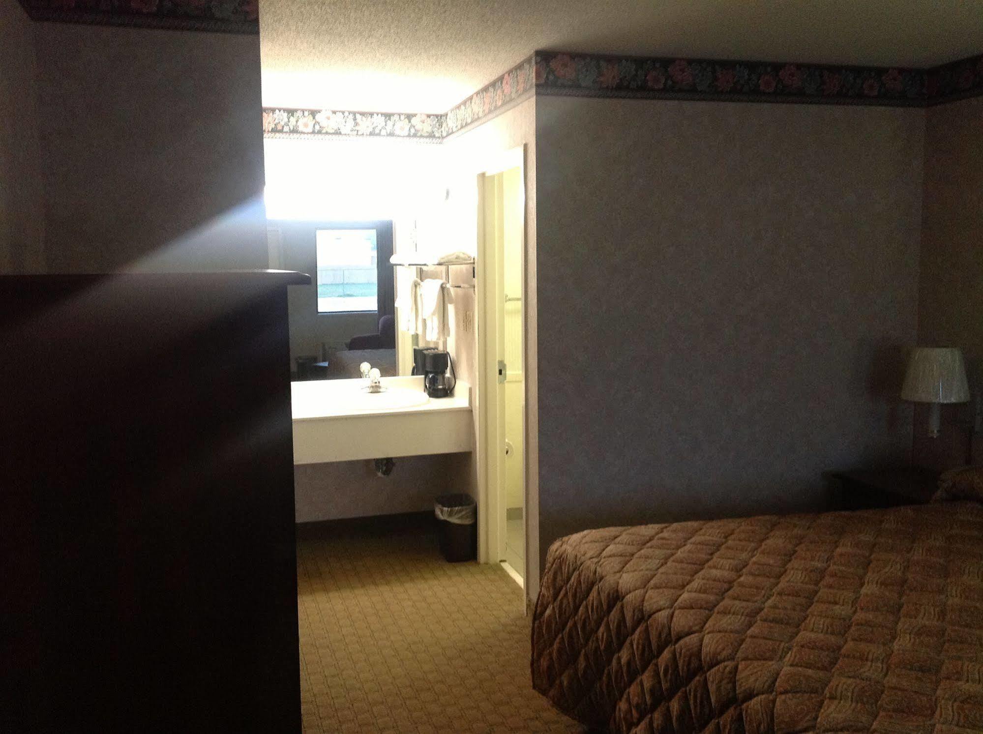 Colonial Inn And Suites - Memphis 사우스헤이븐 외부 사진