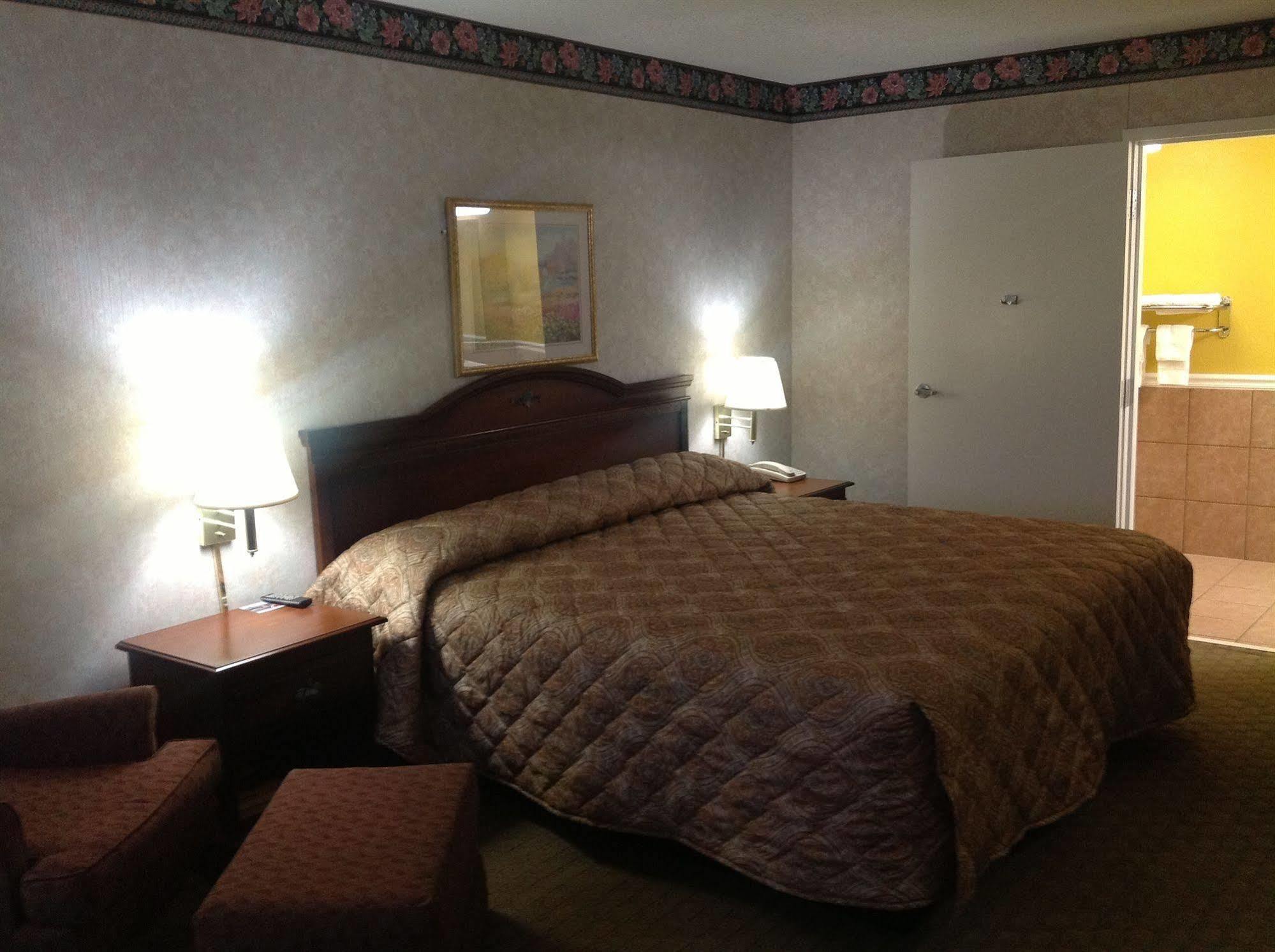 Colonial Inn And Suites - Memphis 사우스헤이븐 외부 사진